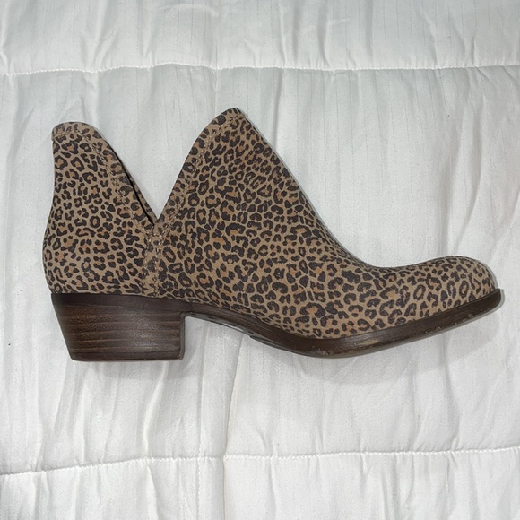 Lucky brand leopard booties - Picture 2 of 4